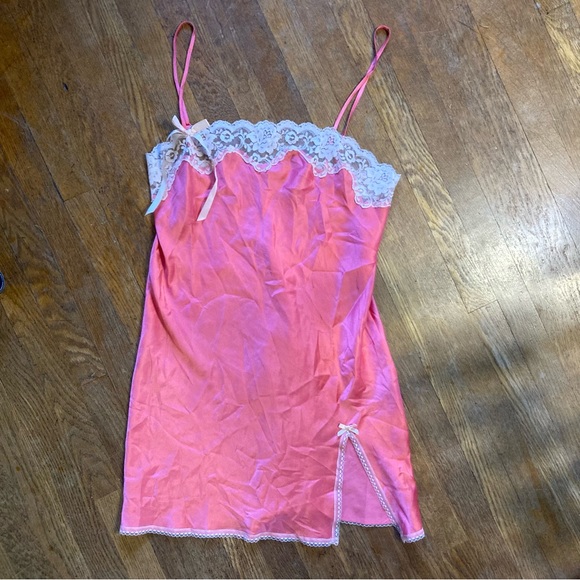 Victoria’s Secret slip - Picture 1 of 4